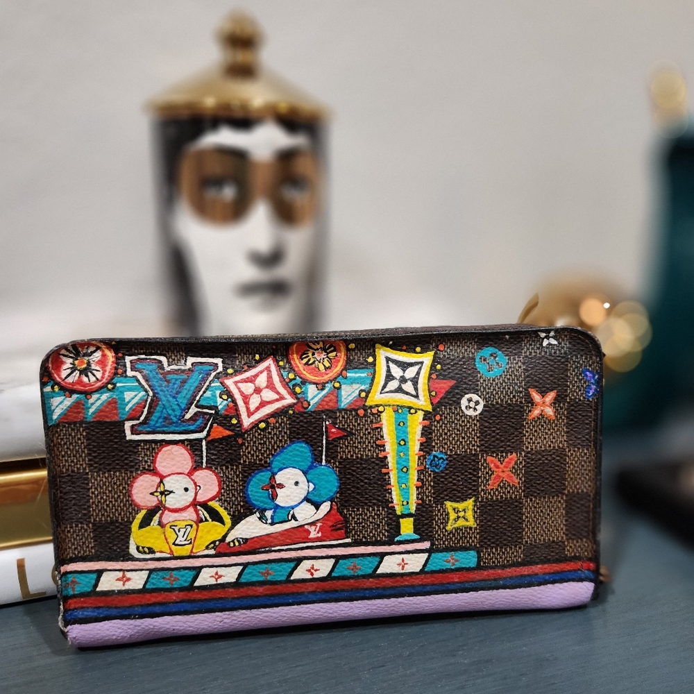 LV damier zippy wallet